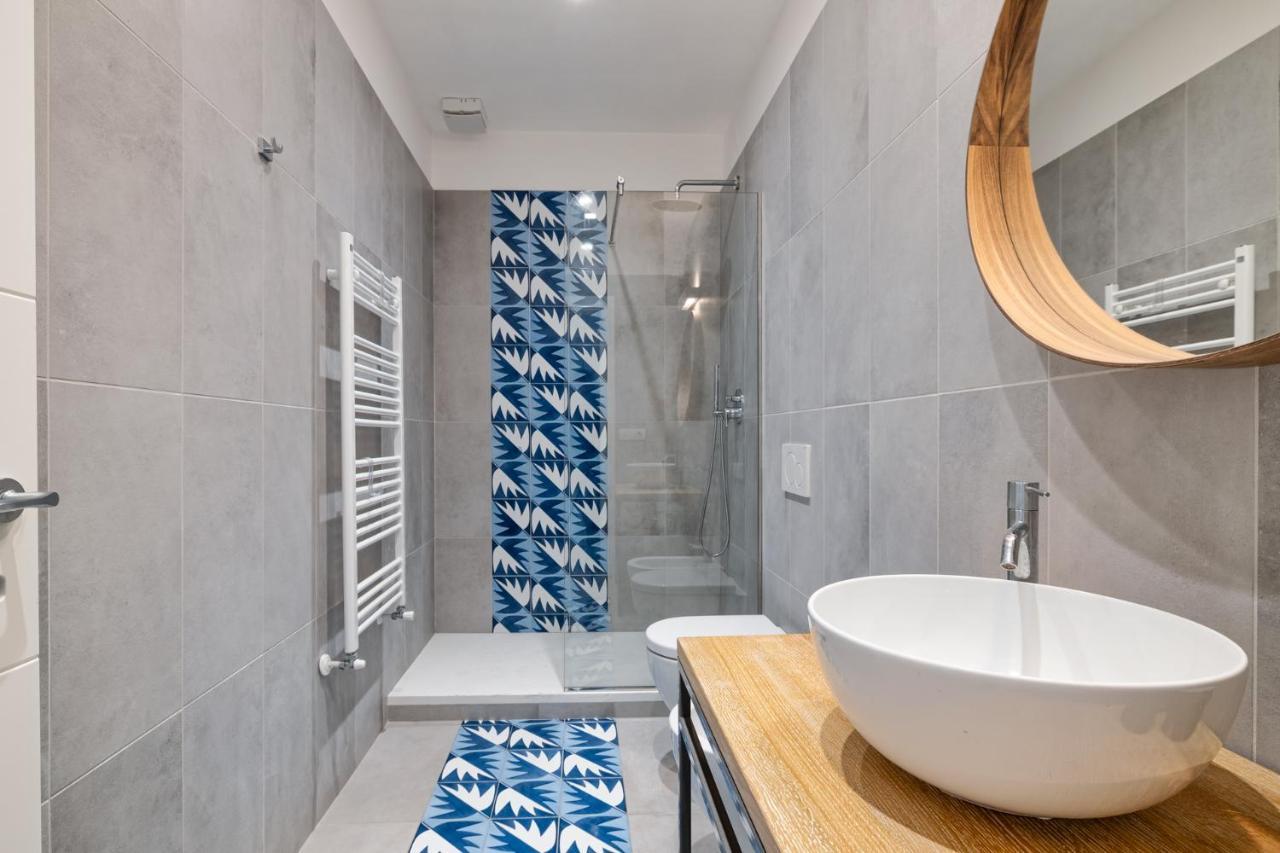 Fontana Di Trevi!! Comfy&Elegant 3Bedroom 2Bath Rome Bagian luar foto